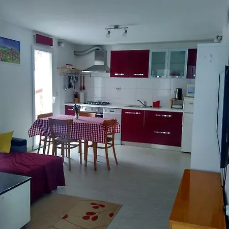 Apartman Nora *